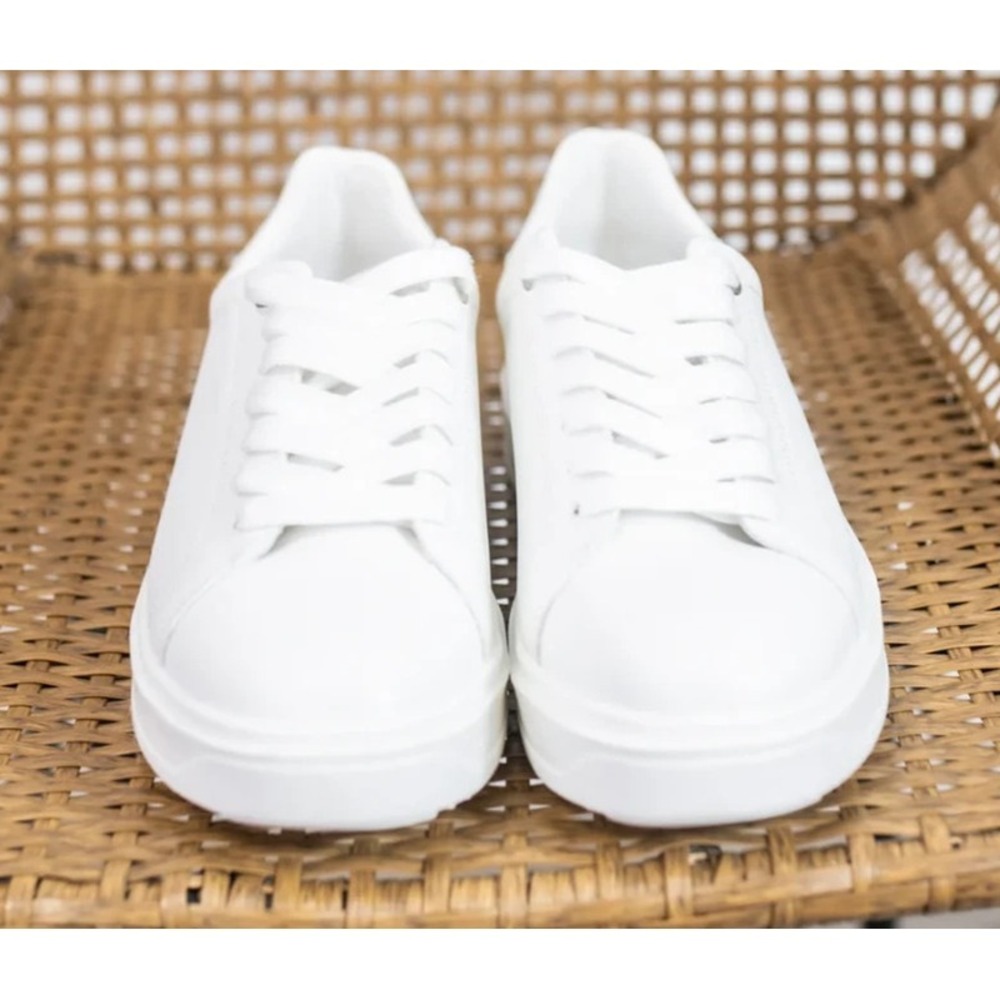 Women White Lace up Platform Sneakers Cushioned Low Top Soda Retain Size 6 - Picture 3 of 6
